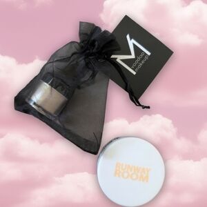 Runway Room Loose Mineral Powder with Free 🎁
